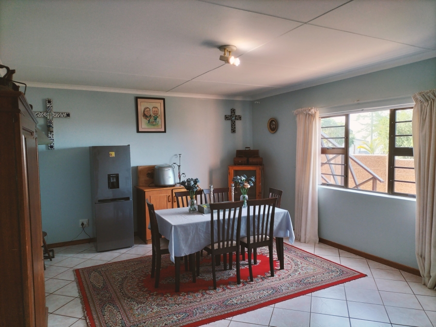 6 Bedroom Property for Sale in Grootbrakhoogte Western Cape
